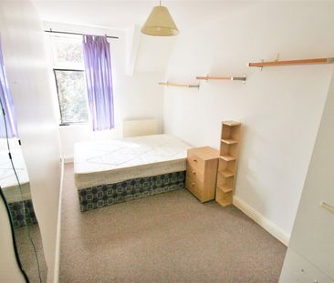 2 Bed Flat, North Hill Road, LS6 - Photo 4