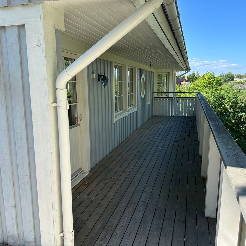 Hedvigslundsvägen, Älta - Photo 1