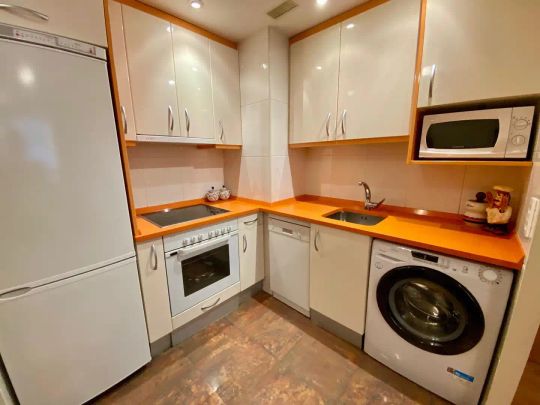 Piso de alquiler en Barrio de Delicias - Photo 1
