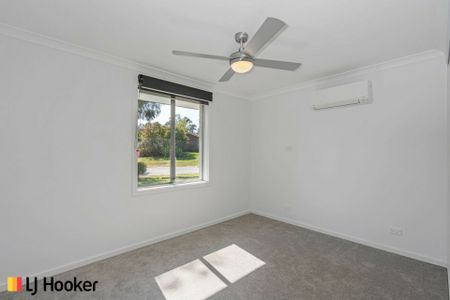 Modern Family Living - Photo 3