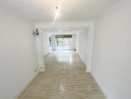 3 bedroom townhouse to rent Wimbledon Place, Bradwell Common, Milton Keynes, Buckinghamshire, MK13 - Photo 2