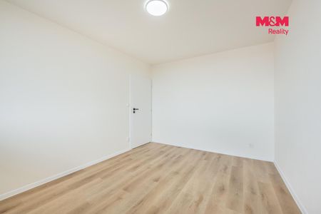 Pronájem bytu 3+1 55 m², Italská 2310, Kladno Kročehlavy - Photo 2