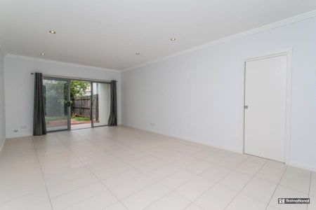Stunning 4-Bed, 2-Bath Terrace Home + Resort-Style Amenities - 88 Lakeview Drive, Cranebrook - Photo 2