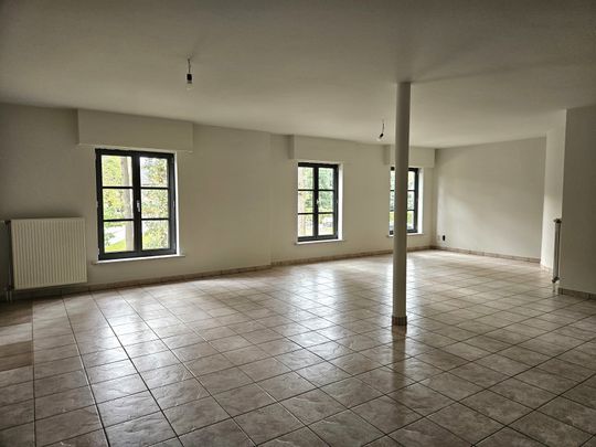 Appartement met 2 slaapkamers, terras en staanplaats - Photo 1