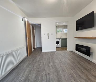 8c Lesley Heights, Glassillan Grove, Greenisland, - Photo 3