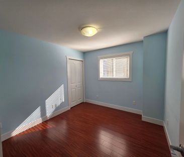 Large 3 Bedroom Home on Neville Street in South Burnaby - Photo 4