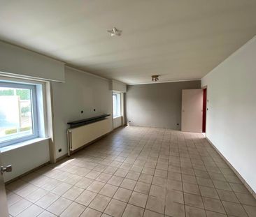 Verzorgd appartement op de eerste verdieping met twee slaapkamers en carport te Mol. - Foto 2