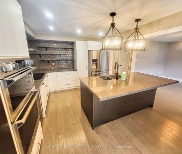 Detached Home For Lease | N9249654 - Photo 4