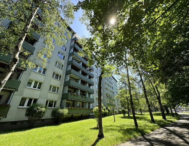 Zentral gelegene 2-Raum-Wohnung mit Balkon - Photo 1