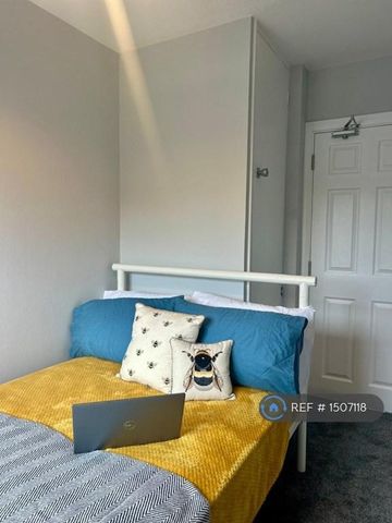 1 bedroom in a house share to rent - Photo 3