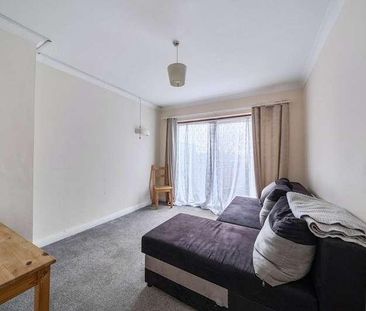 Danemead Grove, Northolt, Middlesex, UB5 - Photo 3