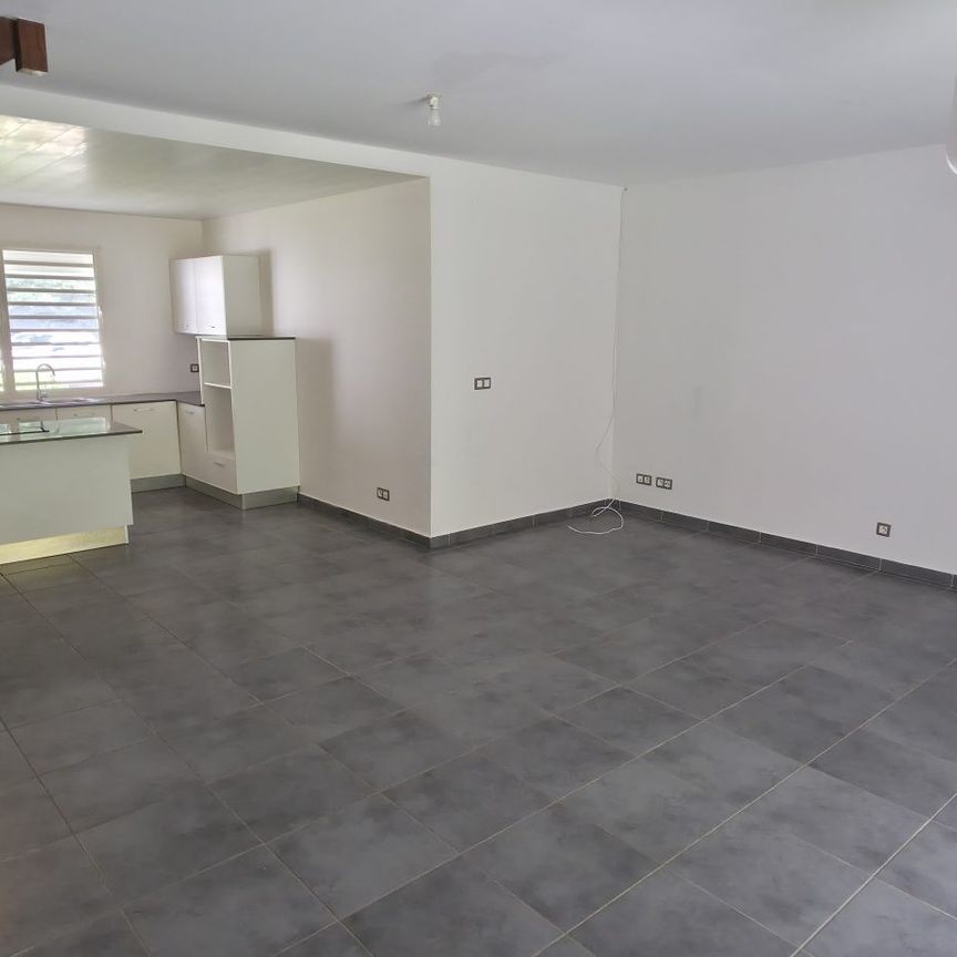 Location Maison 5 pièces 124m² MATOURY 97351 - Photo 1