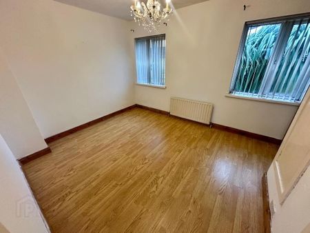 71 Queens Park, Glengormley, Newtownabbey, BT36 5HT - Photo 2