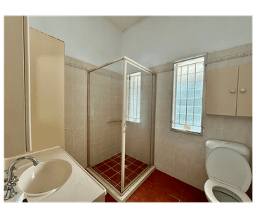 Charming Family Home in Convenient Moorooka Location - Photo 5