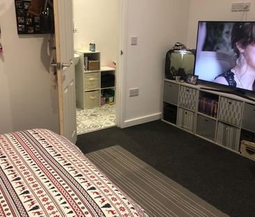 8 Bed Terraced House, Daneshill Road, LE3 - Photo 2