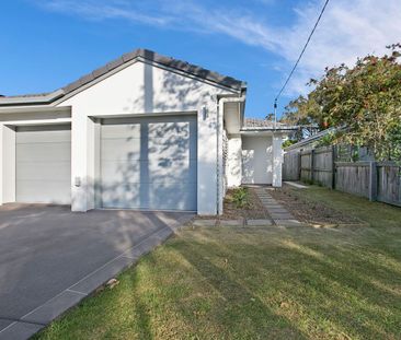 22 Tulip Street, Wynnum, QLD 4178 - Photo 2