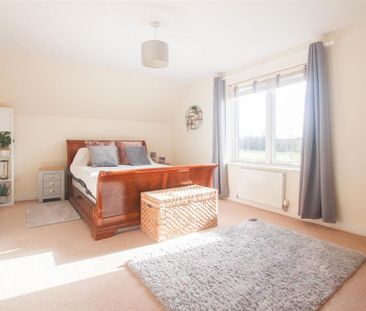 4 bedroom detached house to rent - Photo 5