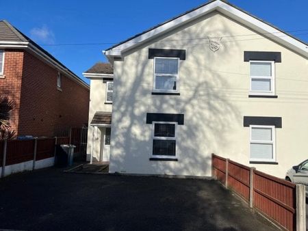 Langley Road, Branksome - Photo 5