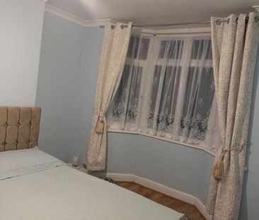 Room in a Shared House, Preston Gardens, LU2 - Photo 2