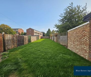 3 bedroom semi-detached house to rent - Photo 4