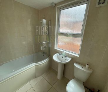 4 bedroom terraced house to rent - Photo 1