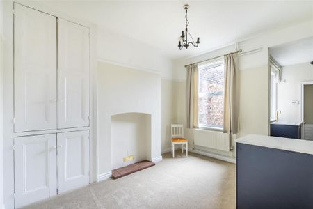 2 bedroom terraced house to rent - Photo 2