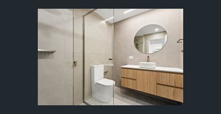 Luxury Living in a Prime Wollongong Location - Photo 4