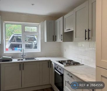 3 bedroom end of terrace house to rent - Photo 5