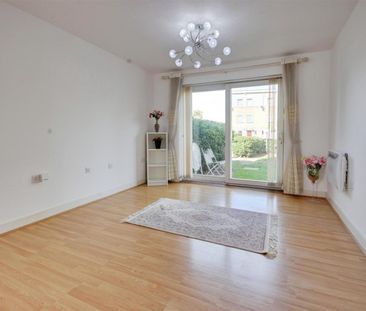 WEST GATE MEWS, WHIPPENDELL ROAD - Photo 3