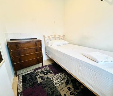 Room in a Shared Flat, Woodland Terrace, SE7 - Photo 4