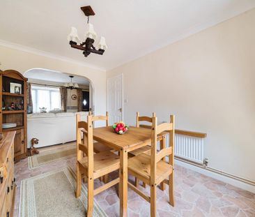 3 bedroom semi-detached house to rent - Photo 5