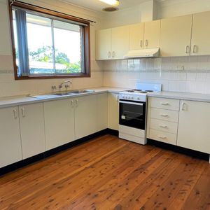 Neat & Tidy 1 bedroom unit in Small Block of Four - Photo 2