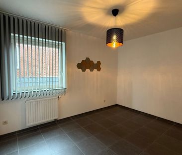 Lichtrijk tweeslaapkamerappartement met ruim terras in het centrum ... - Photo 3