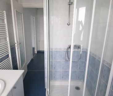 Location Appartement 4 pièces 63m² - Photo 2