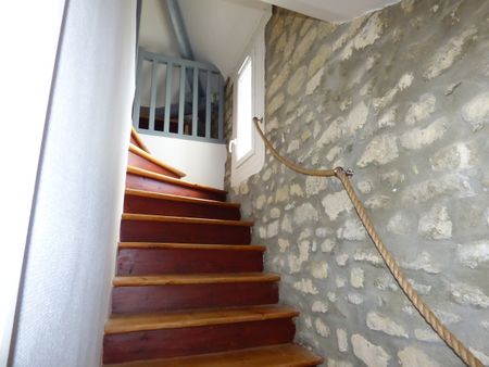 Location Maison 6 pièces 110m² - Photo 2