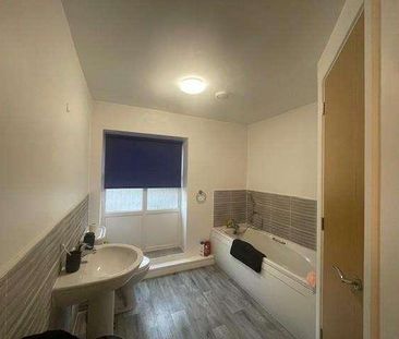 Woodsley Fold, Thornton, Bradford, BD13 - Photo 4