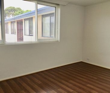 SPACIOUS AND BRIGHT APPARTMENT - Photo 3