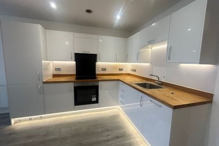 Edinburgh Gate - Photo 5