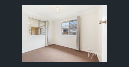 FRESHLY REFURBISHED IN NORVILLE - Photo 4