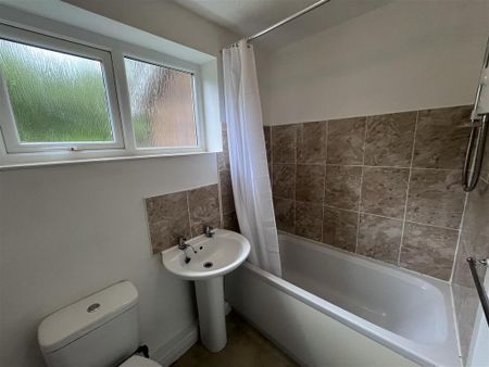 Studio to rent - Photo 5