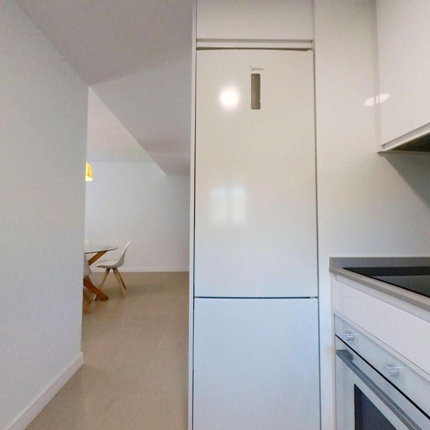 Piso de alquiler en Almayate - Photo 1