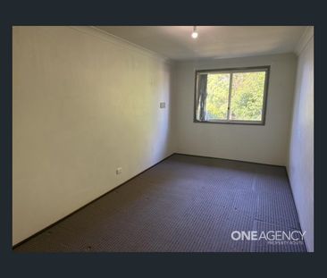 LARGE 3 BEDROOM DUPLEX | GREAT LOCATION - Photo 2