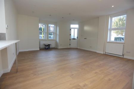 2 bedroom maisonette to rent - Photo 3