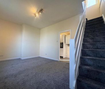 2 bedroom end of terrace house to rent - Photo 1