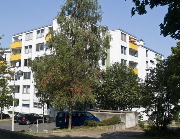 WBS notwendig, große 3 Zimmerwohnung frei zur Besichtigung - Photo 1