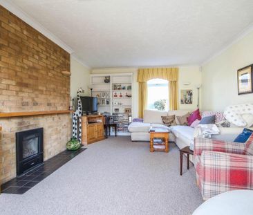 3 bedroom semi-detached bungalow to rent - Photo 1