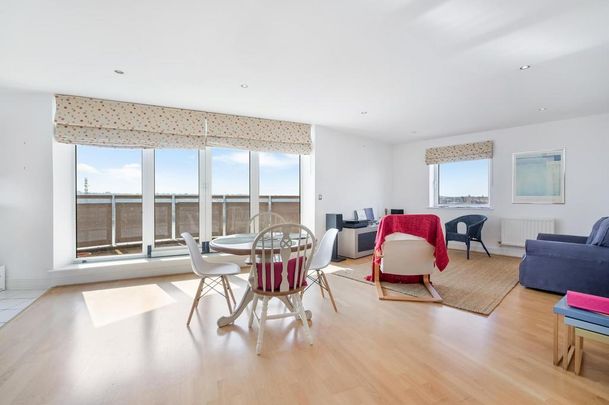 3 bedroom apartment to rent - Photo 1