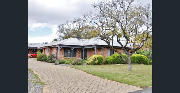 A home, not just a villa. - Photo 1