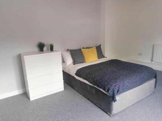 1 bedroom in a house share to rent - Photo 1