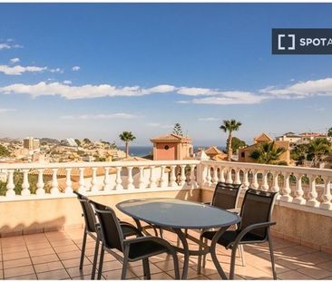 3 room luxury Flat for rent in Alicante, Spain - Photo 2